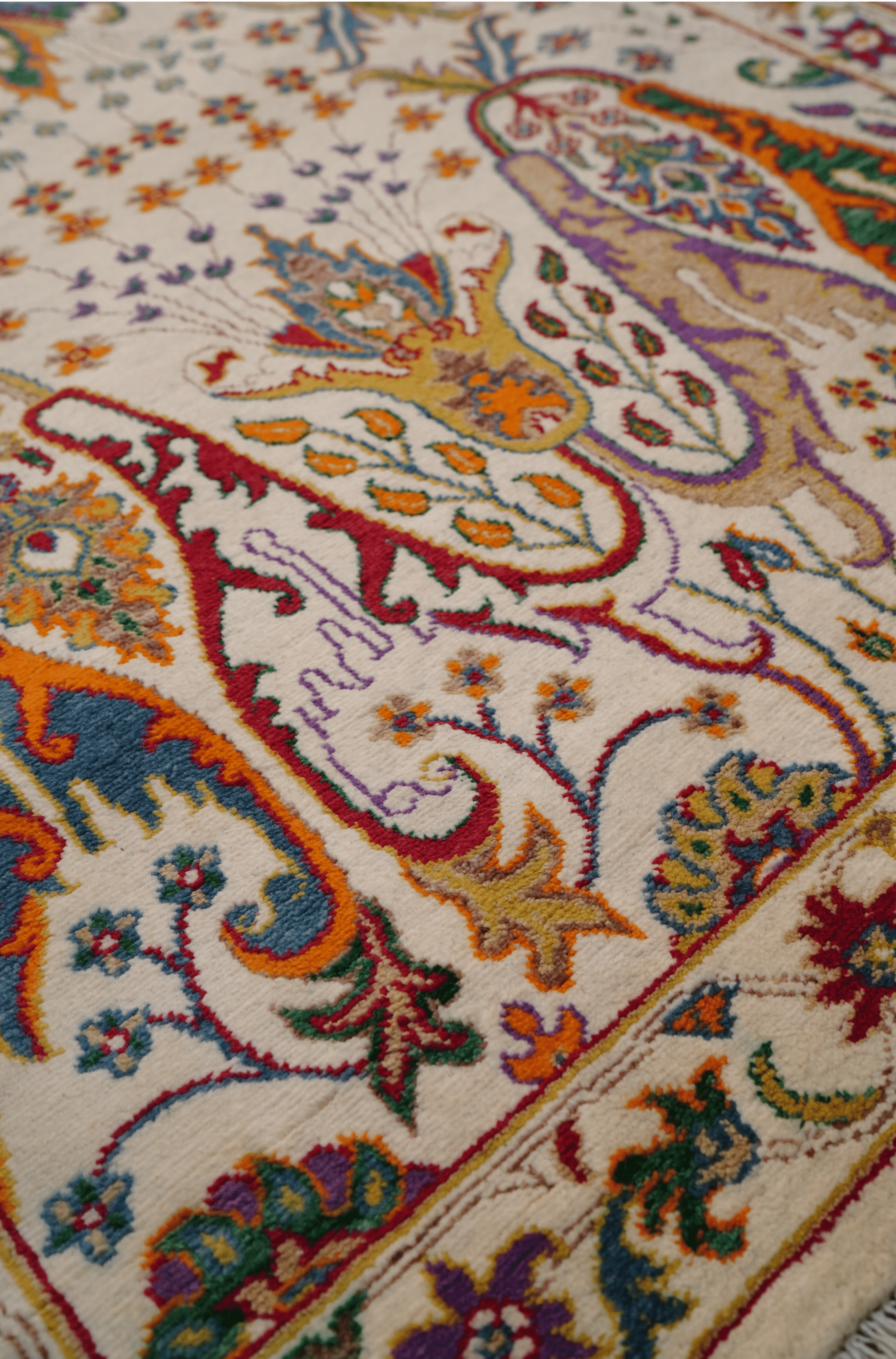 4x6 feet Bidjar Hand-Knotted Carpet