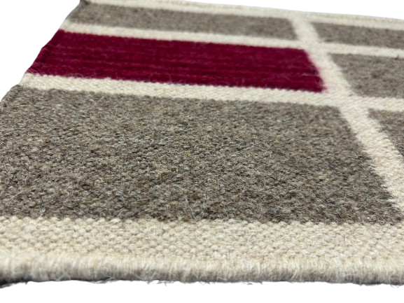 Handmade Woolen Dining Table Mat – Beige & Red Tile Pattern on White Base