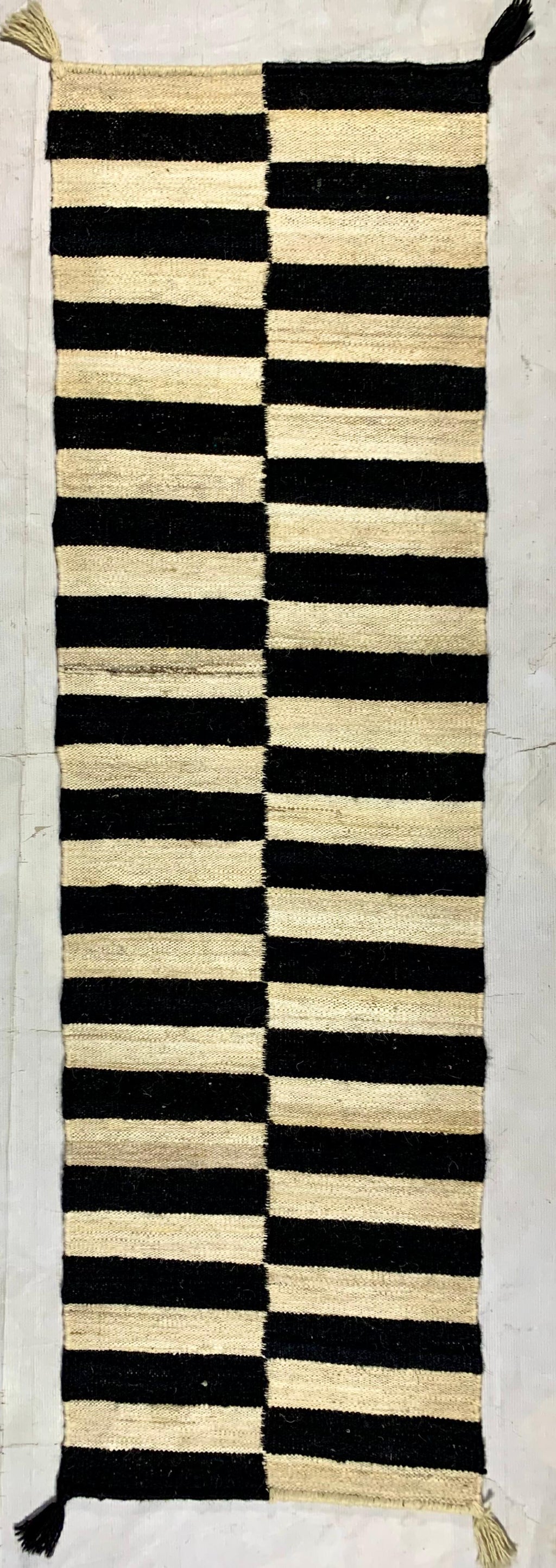 1.5x5 ft woolen Table Runner